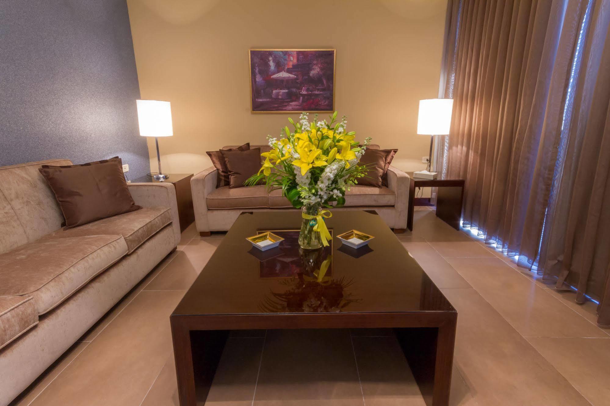 Nadine Hotel Suites Ammán Kültér fotó