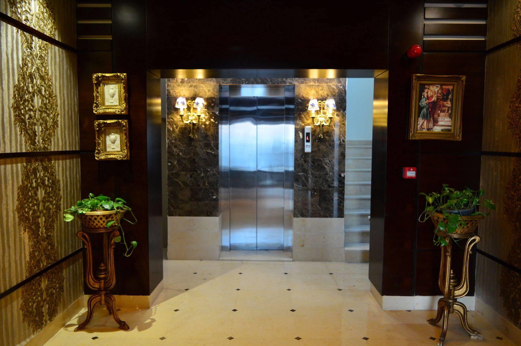 Nadine Hotel Suites Ammán Kültér fotó